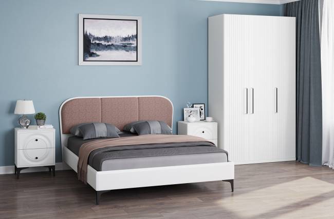 3-х дверный шкаф с кроватью с мягкой спинкой Валенсия 1600 и двумя тумбочками цвет белый шагрень/ткань велутто 19