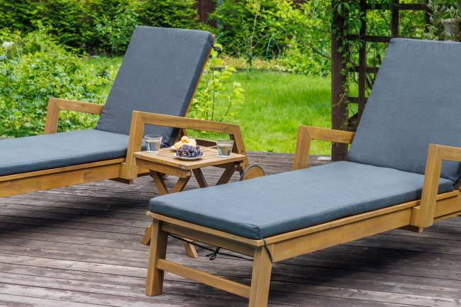 Комплект из 2-х шезлонгов PAOLO из акации и столика LUCIO Комплект из 2-х шезлонгов PAOLO из акации и столика LUCIO