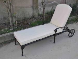 Шезлонг Bernie из литого алюминия Шезлонг Bernie из литого алюминия